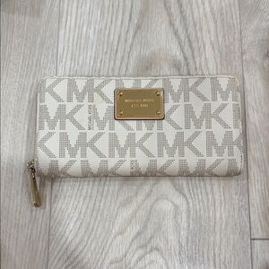 Michael Kors White and Gold Logo Wallet
